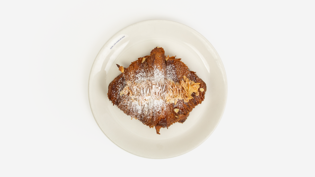 Almond Noyaux Croissant
